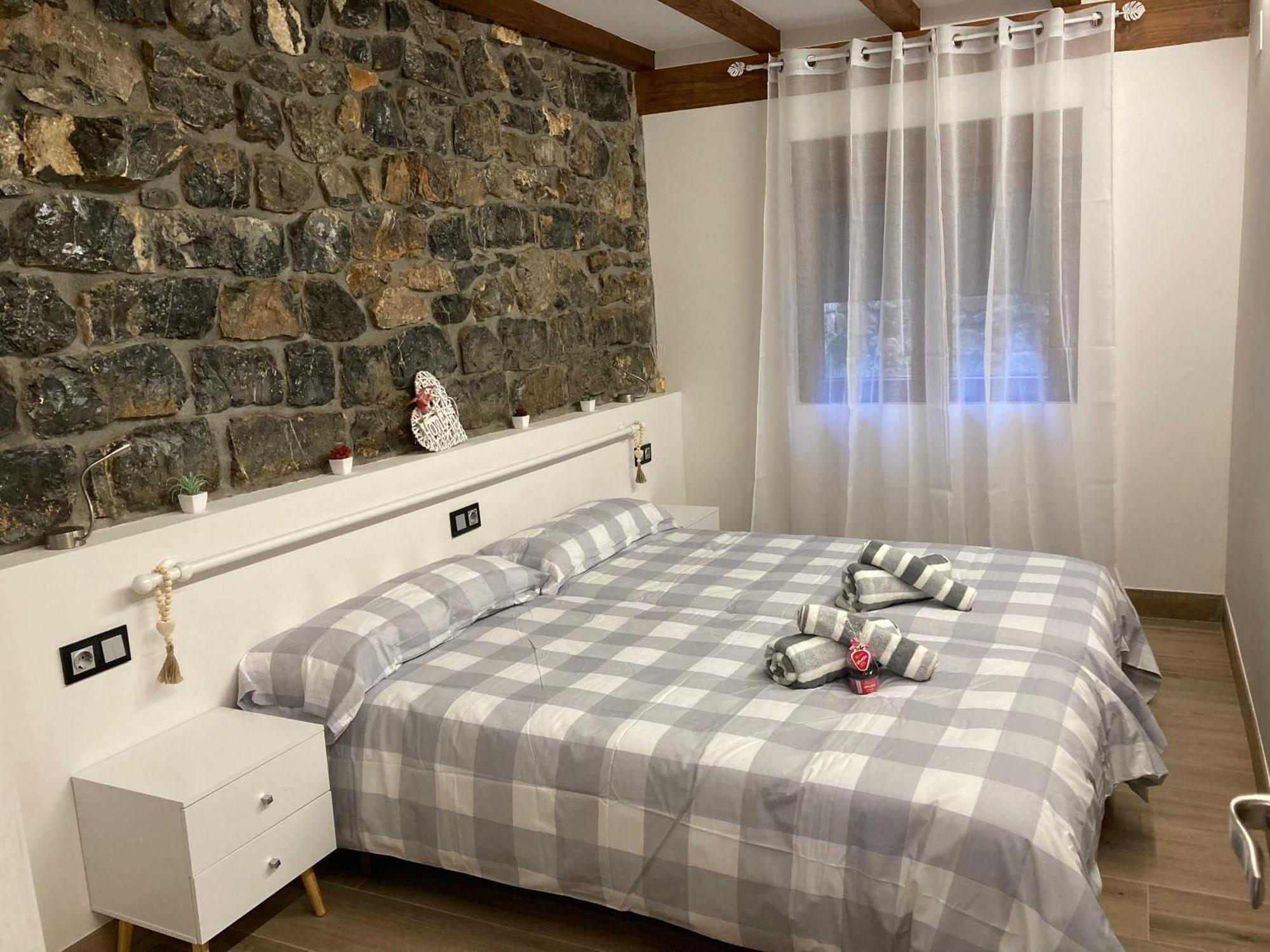 Apartamentos Iramar Рамалес-де-ла-Вікторія Екстер'єр фото